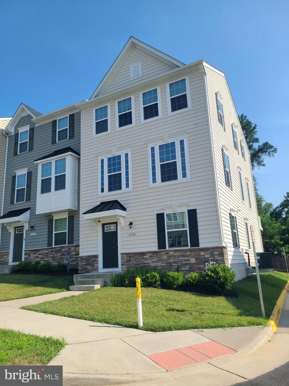 Building Photo - 1006 Valley Run Dr