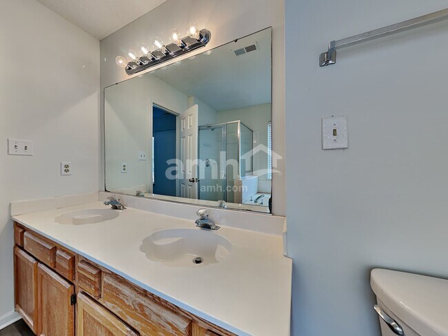 Building Photo - 8527 Ochre Dr