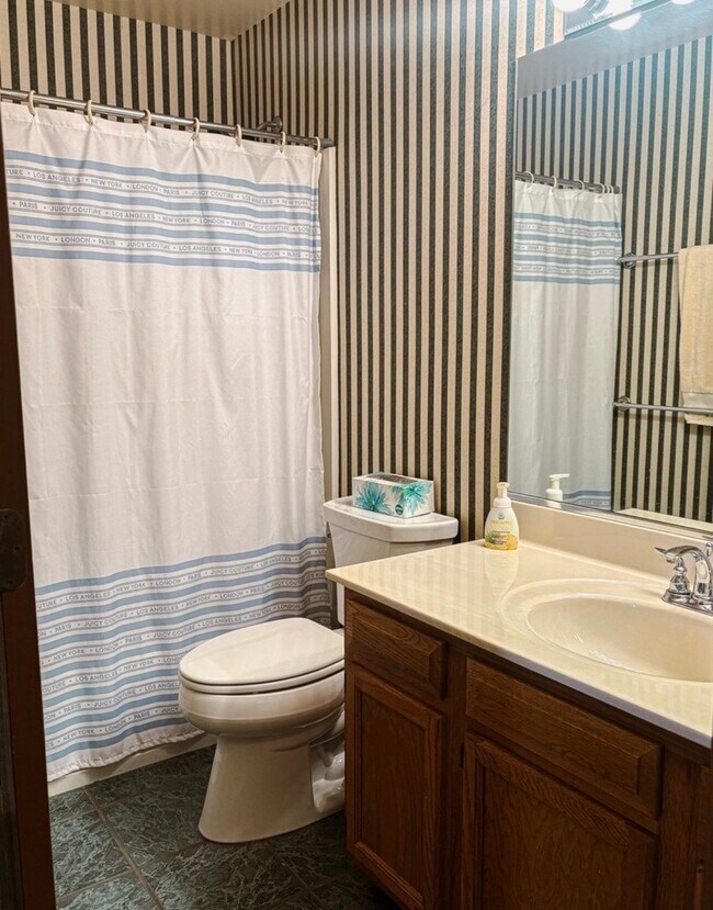 Building Photo - 1567 Spaulding Rd