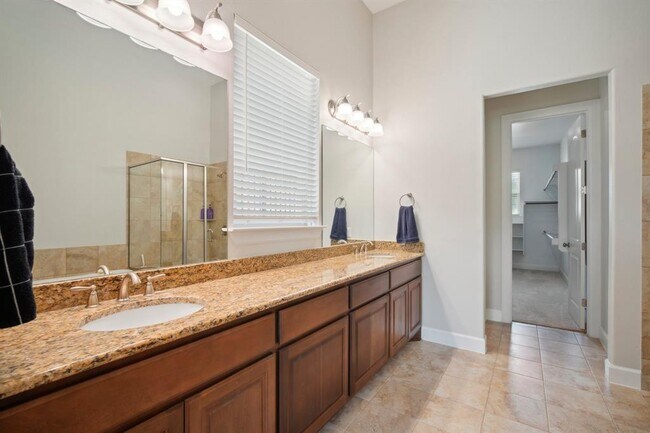 Building Photo - 134 Summer Square Dr