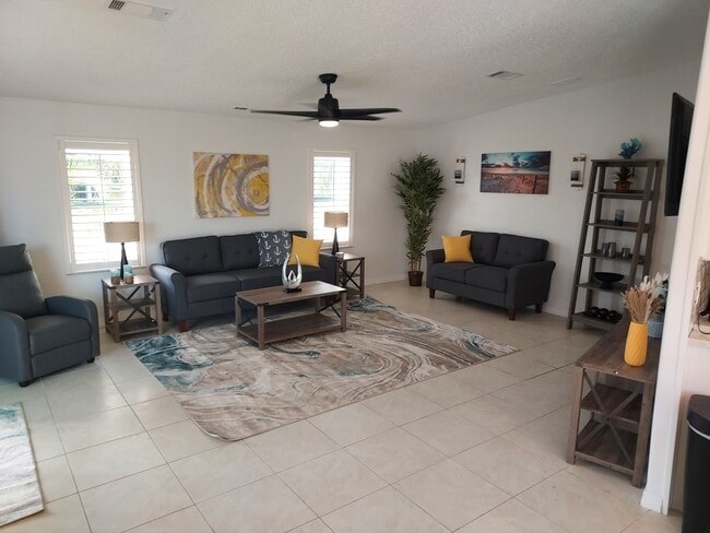 Building Photo - 17500 Primrose Ct