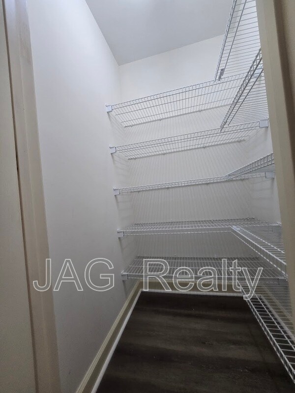 Building Photo - 3004 Honor Ct