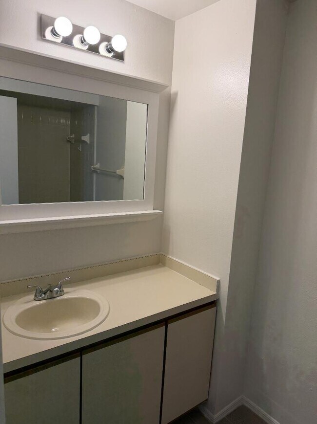 Building Photo - 135 Knotts Ln