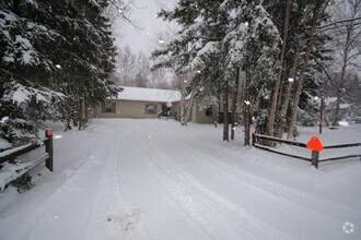 Building Photo - 3 Bedroom Ranch Style Home