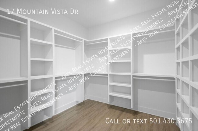 Building Photo - 17 Mountain Vista Dr
