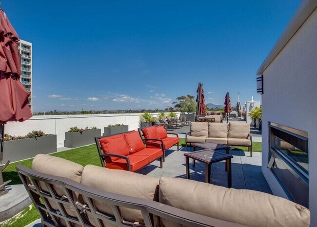 Interior Photo - C + C Flats on Church and Center