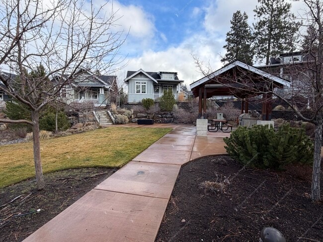 Building Photo - Stunning 2 BR home in Northwest Crossing