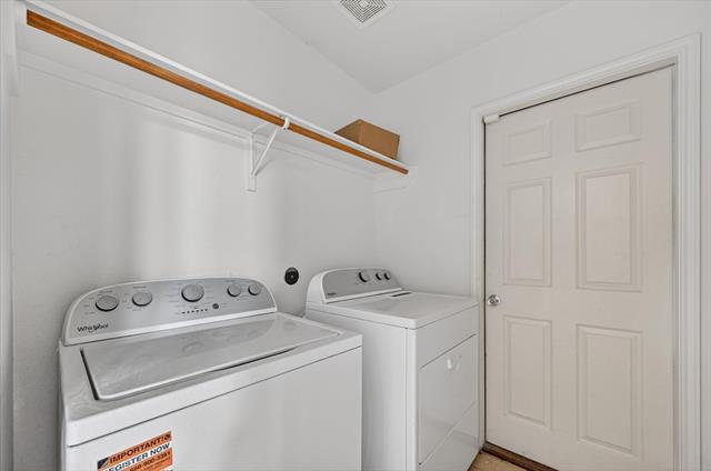 Building Photo - 204 Lamont Rd