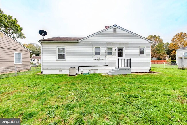 Building Photo - 919 Carroll Ave