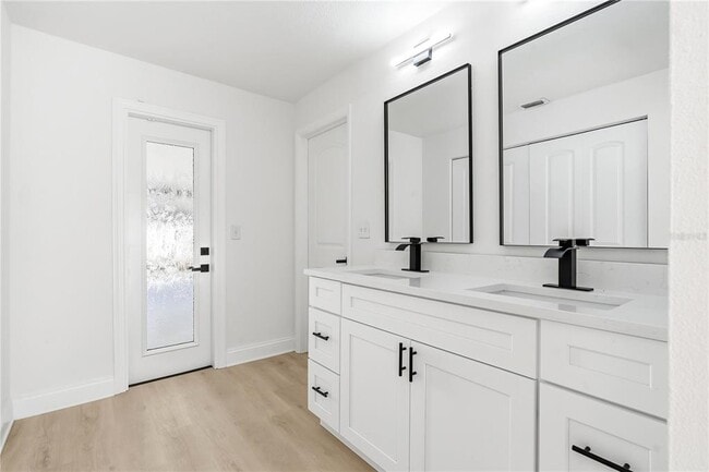 Building Photo - 1985 Japonica Rd