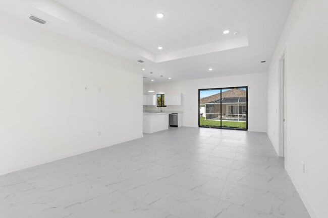 Building Photo - 4233 Jacaranda Pkwy W