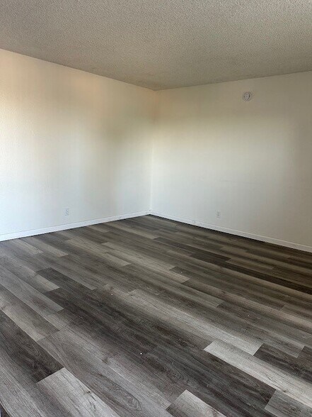 Building Photo - 713 Alturas Ln