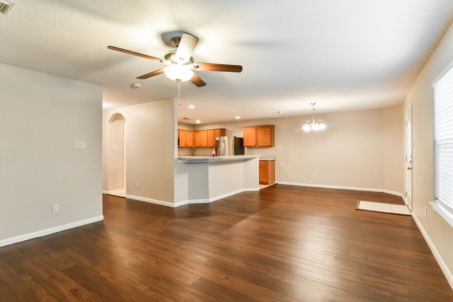 Building Photo - 11118 Opatrny Meadows Ln
