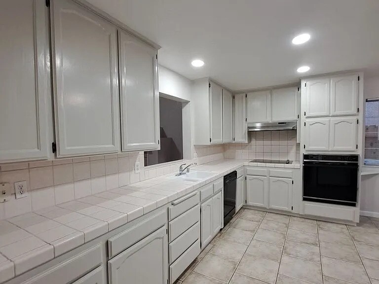 Building Photo - 4109 W Cornell Ave