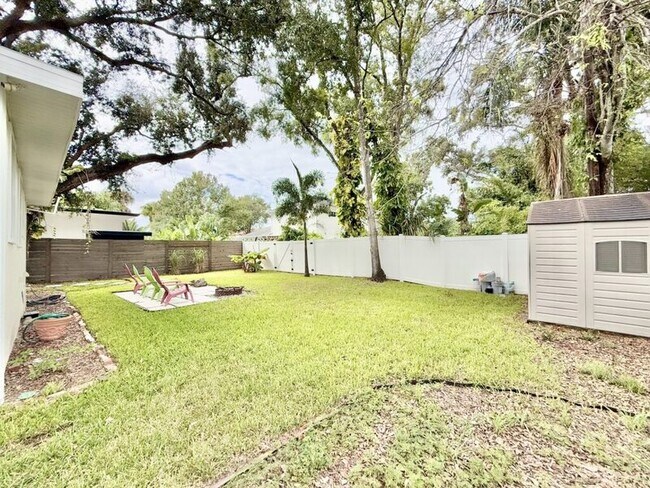 Building Photo - 909 W Fribley St