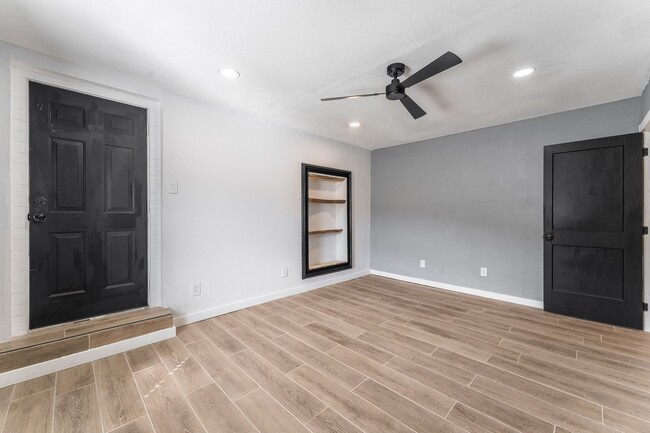 Building Photo - Newly Updated- Ready for you!