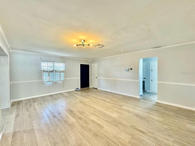 Building Photo - 2703 Westhigh Ave