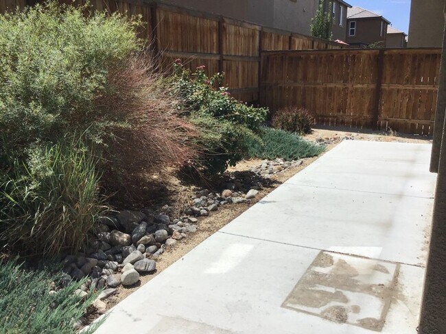 Building Photo - 6735 Russian Thistle Drive