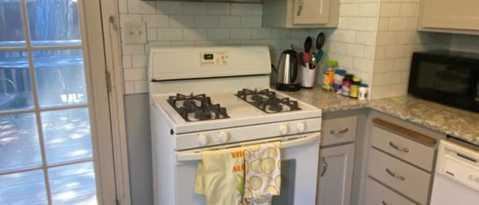 Building Photo - 11 Ivanhoe Ct