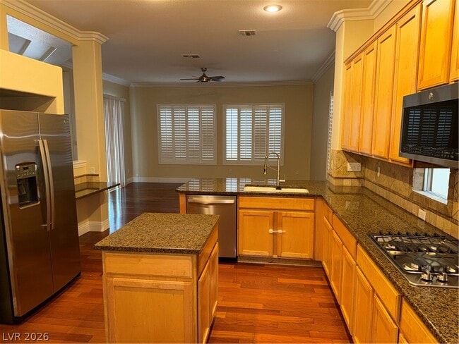 Building Photo - 572 Fox Links St