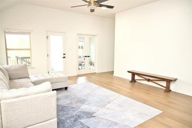 Building Photo - 1209 Cole Ests Dr