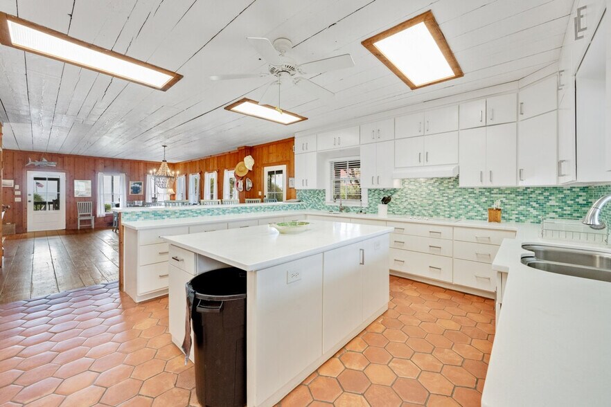 Building Photo - 911 Debordieu Blvd