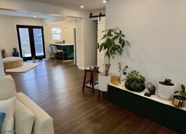 Building Photo - 321 Minute Arms Rd