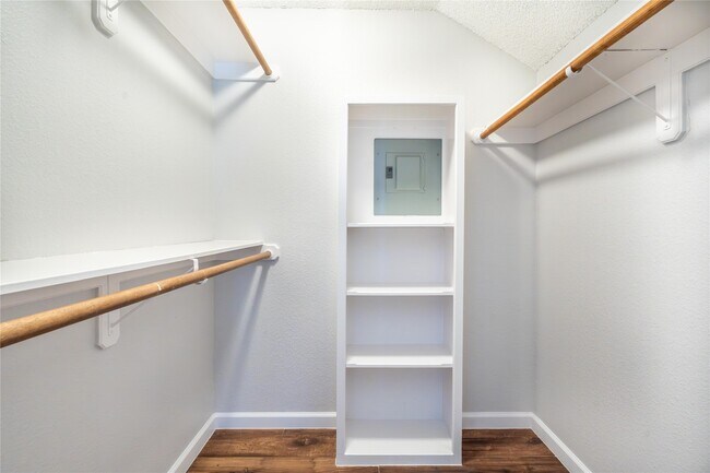 Building Photo - 8411 Sands Point Dr