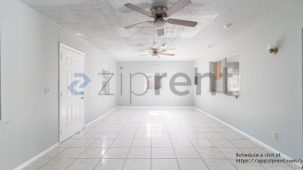 Building Photo - 839 Chelsea Ave