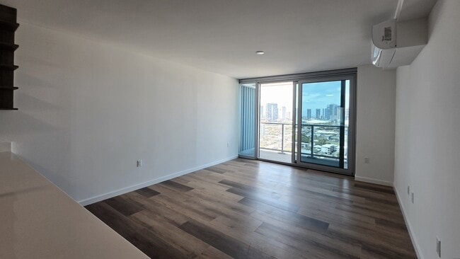 Building Photo - 1515 Liona St