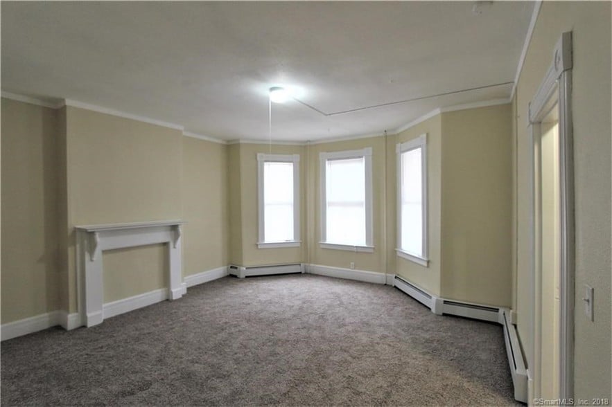 Building Photo - 99 Hungerford St