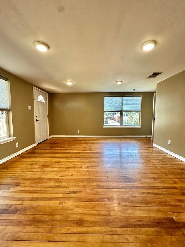 Building Photo - COMING OCTOBER 2025 - Spacious 1-Bedroom A...