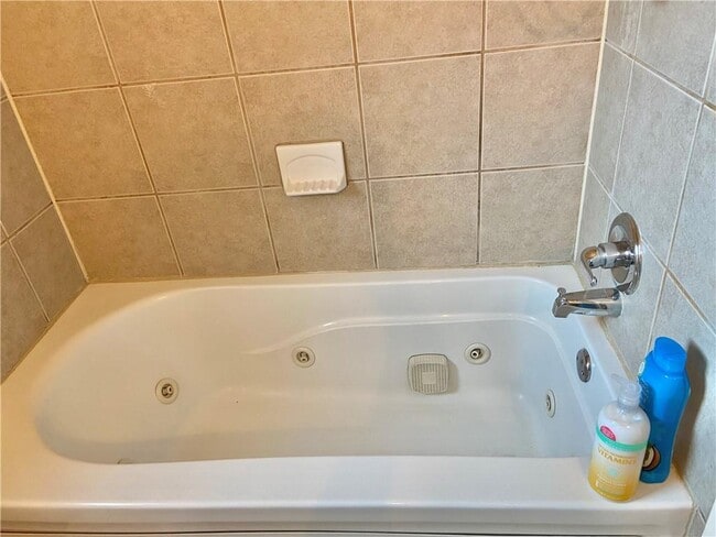 Building Photo - 1679 Rangewood Dr SW