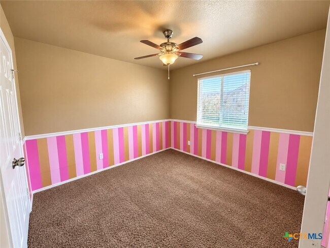 Building Photo - 9402 Cricket Dr