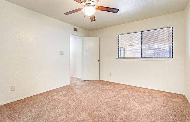 Building Photo - Clovis Home for Rent