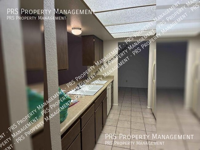 Building Photo - 4619 S Rita Ln