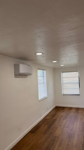 Building Photo - 414 Phippen Waiters Rd