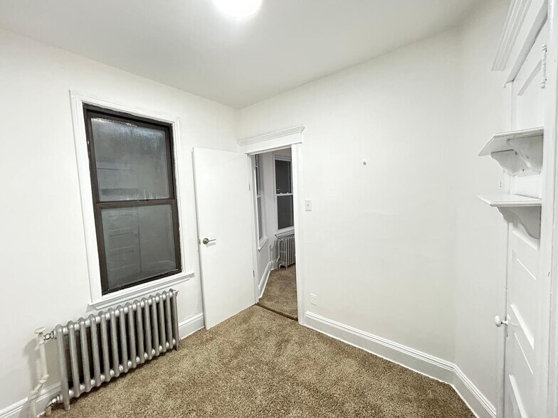 Building Photo - 318 71st St