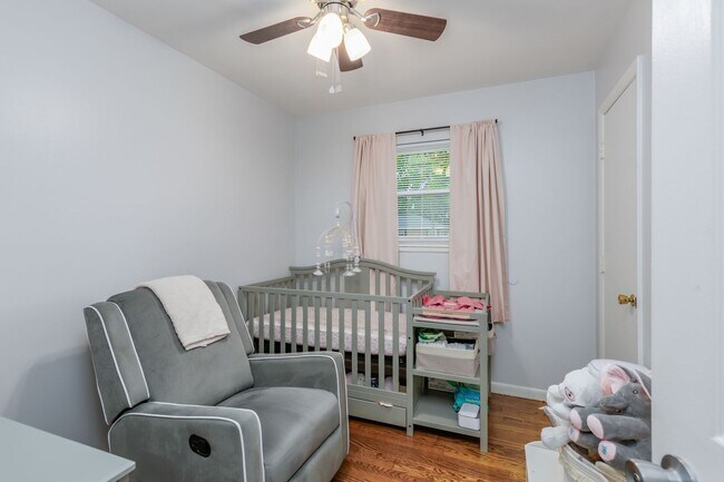 Building Photo - Charming 3-Bedroom Coastal Home in the Hea...