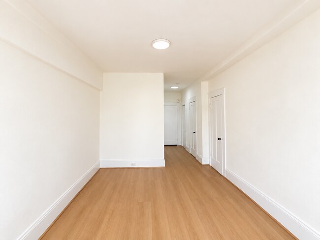 Building Photo - 929 O'Farrell St