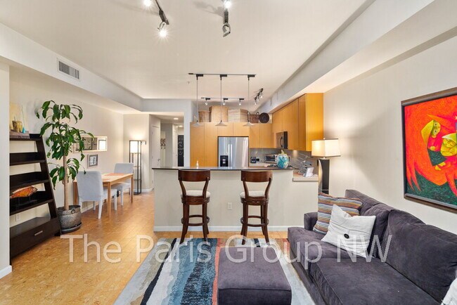 Building Photo - Gorgeous Lower Queen Anne 1BR is Perfect! * Above Safeway