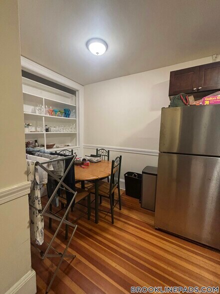 Building Photo - 1463 Beacon St