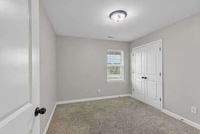 Building Photo - 258 Breakwater Dr