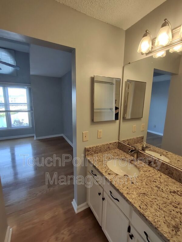 Building Photo - 9041 J M Keynes Dr
