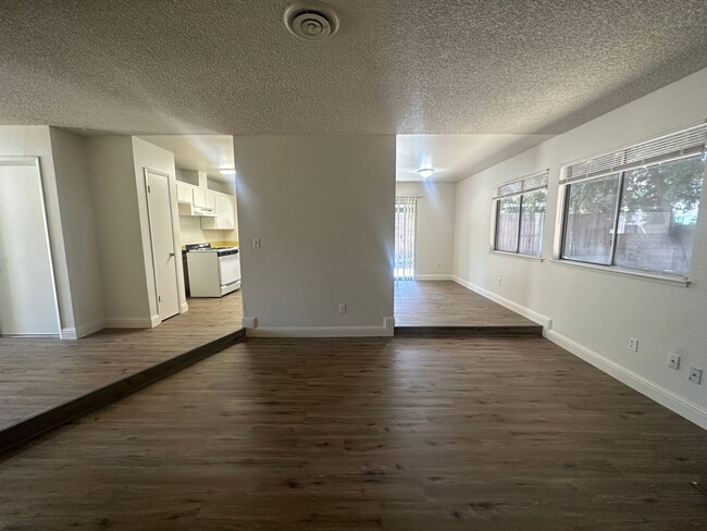 Building Photo - 1701 Ortega Dr