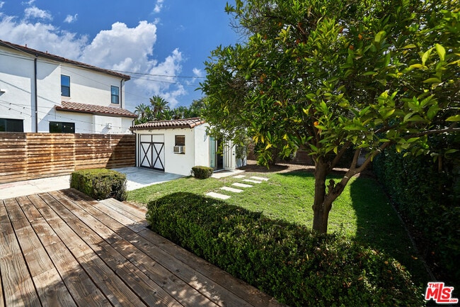 Building Photo - 1430 S Sierra Bonita Ave