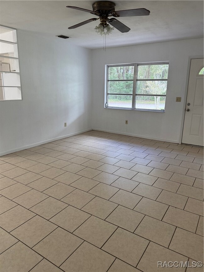 Building Photo - 6106 E Calico Ln