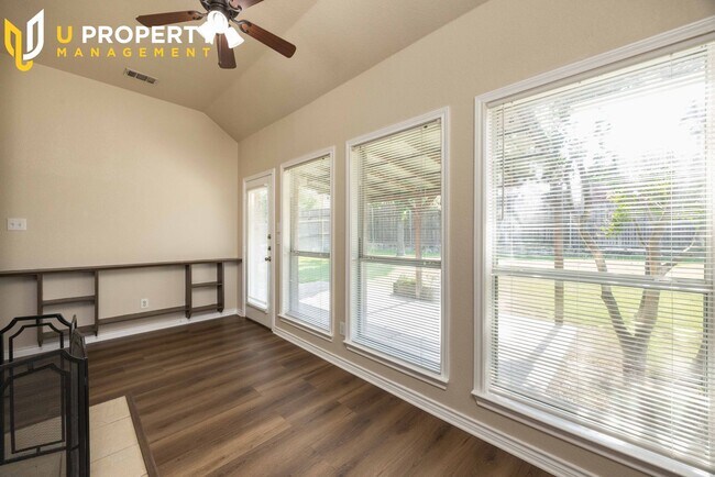 Building Photo - Charming two-story brick home in the desir...