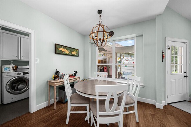 Building Photo - 11414 Del Monte Dr