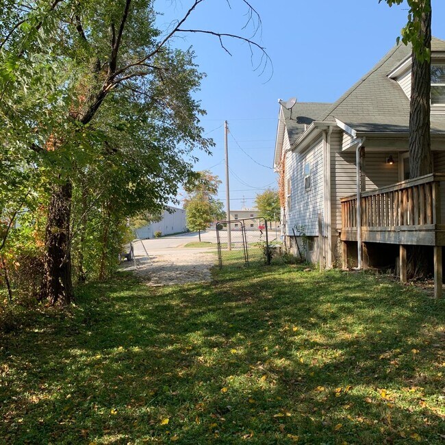 Building Photo - 3 Bedroom House for Rent